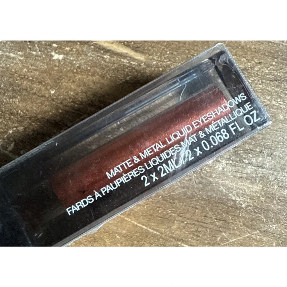 RARE Huda Beauty Matte & Metal Melted Eyeshadow in Hella Honey NWT